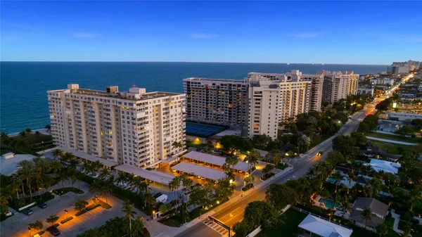 $3,000 | 5200 North Ocean Boulevard, Unit 310, Lauderdale-by-the-Sea, FL 33308