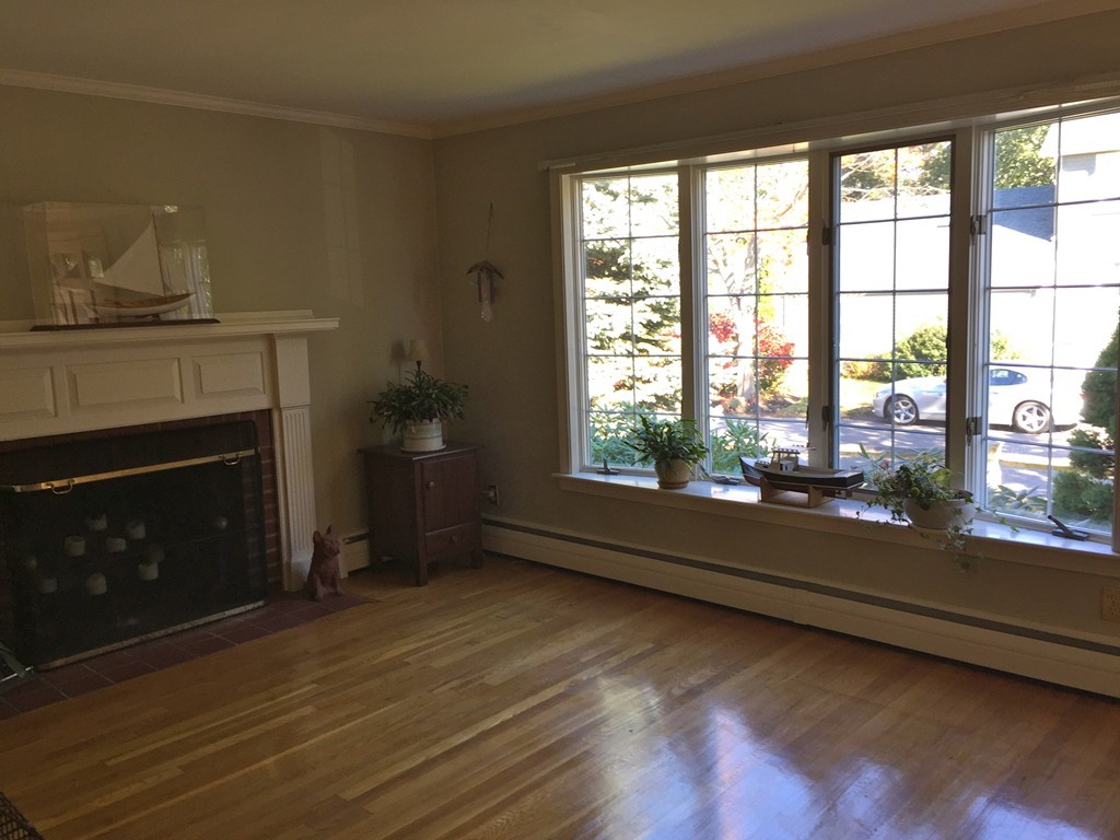 22 Reed Street Marblehead, MA 01945 - Photo 2 of 19 Gallery Image 2