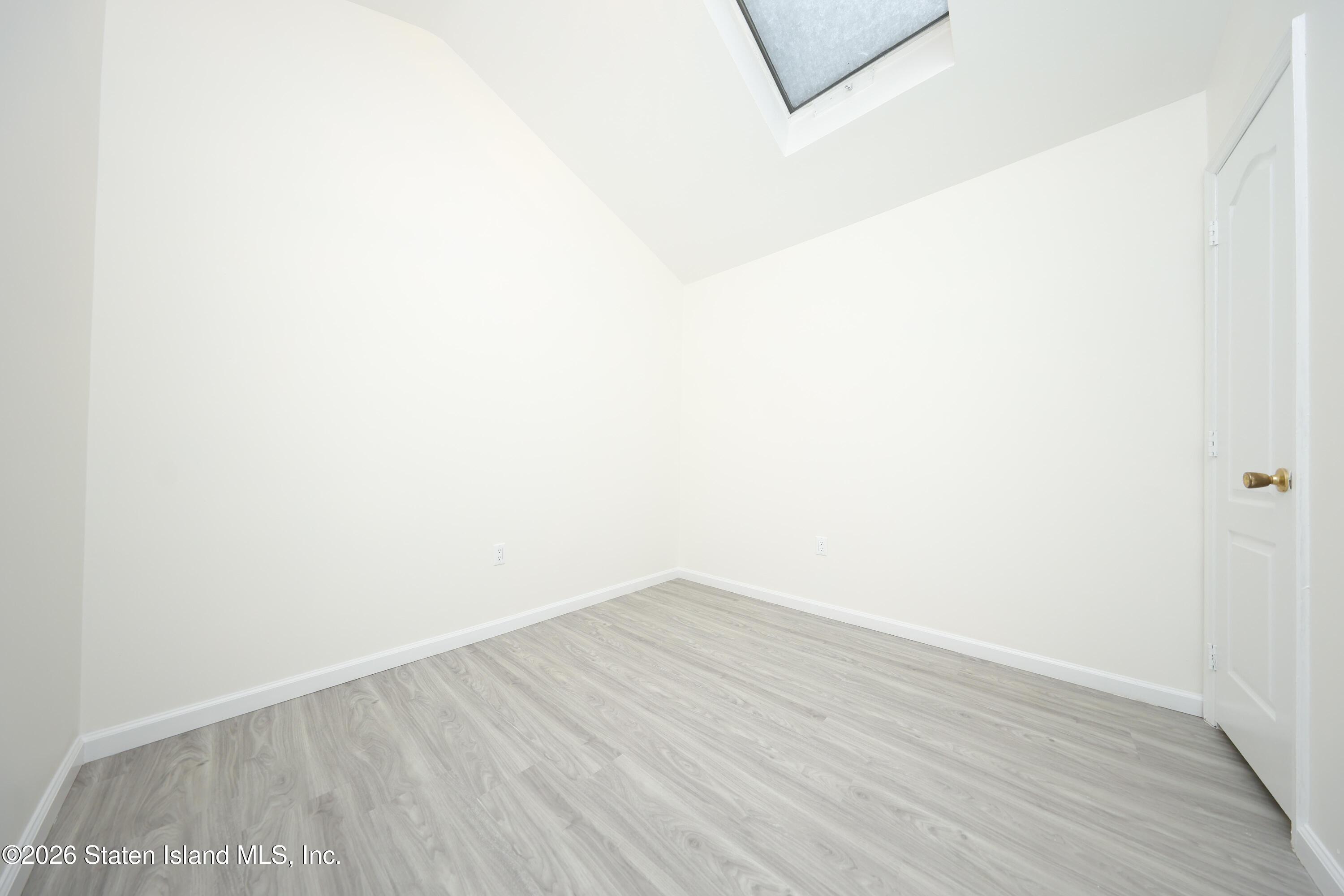 86 Confederation Place Staten Island, NY 10303 - Photo 17 of 29 IMG_9239