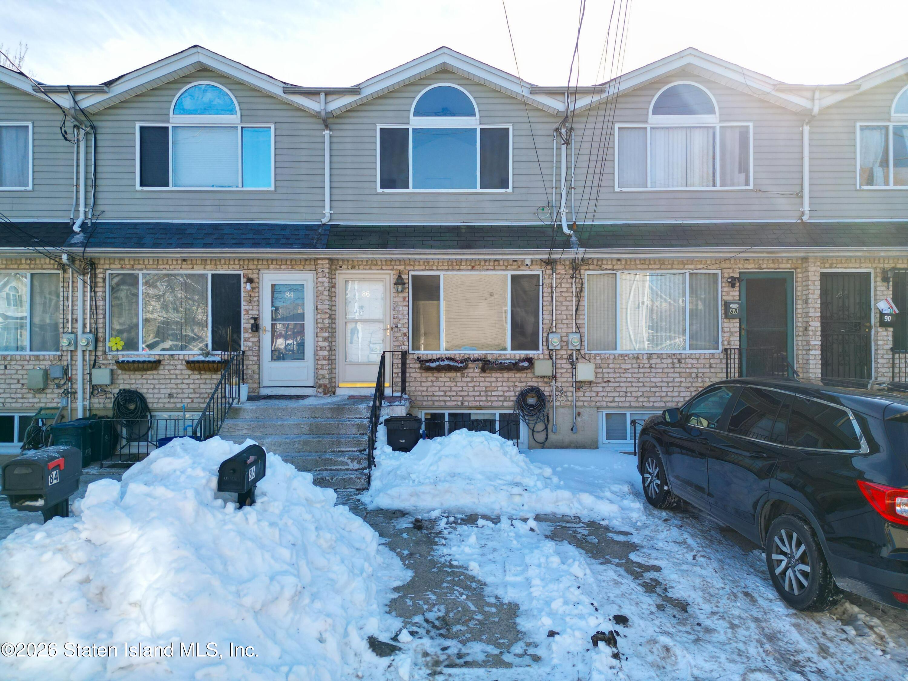 86 Confederation Place Staten Island, NY 10303 - Photo 2 of 29 dji_fly_20260131_140718_398_176990576523