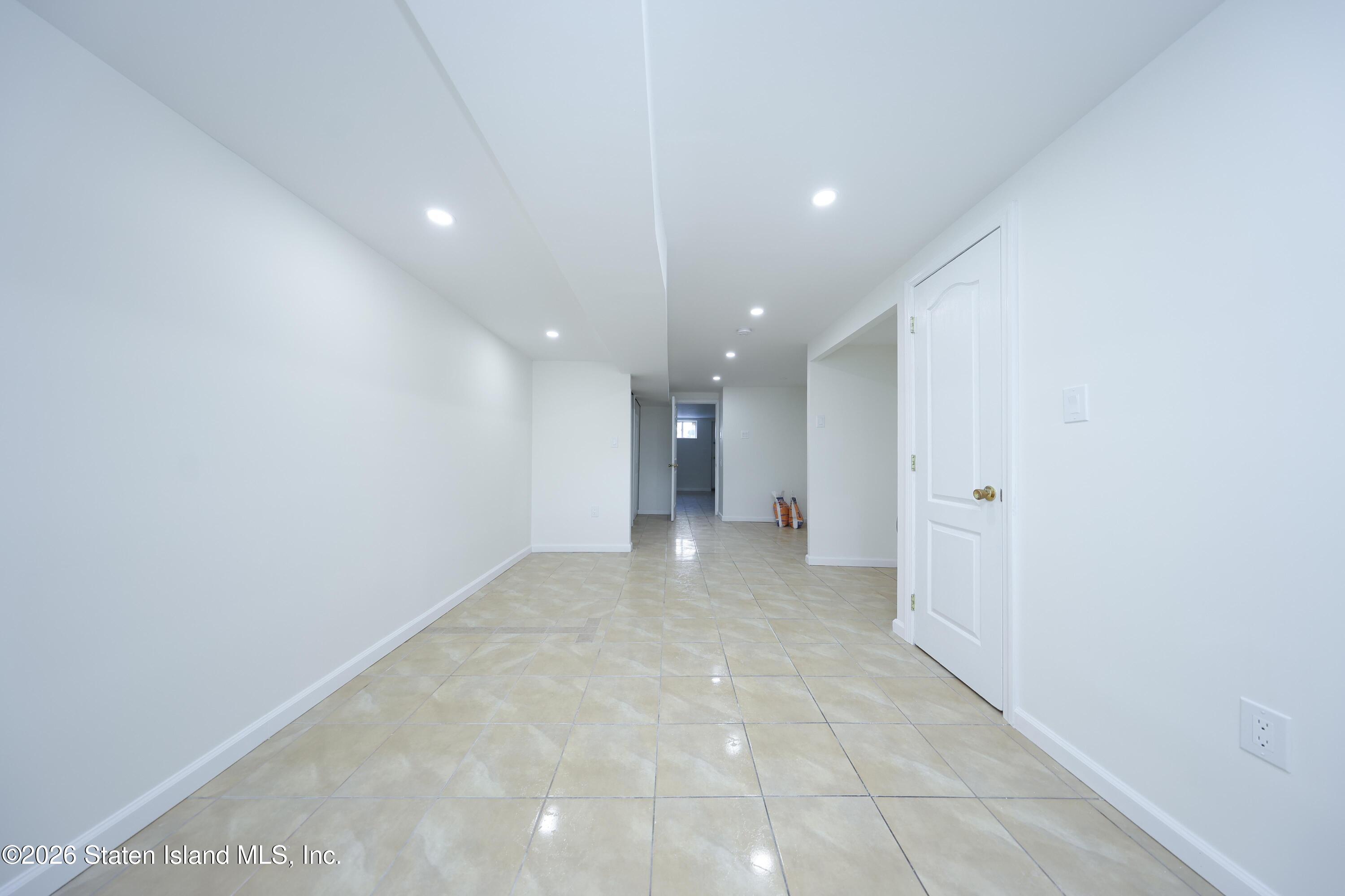 86 Confederation Place Staten Island, NY 10303 - Photo 22 of 29 IMG_9254