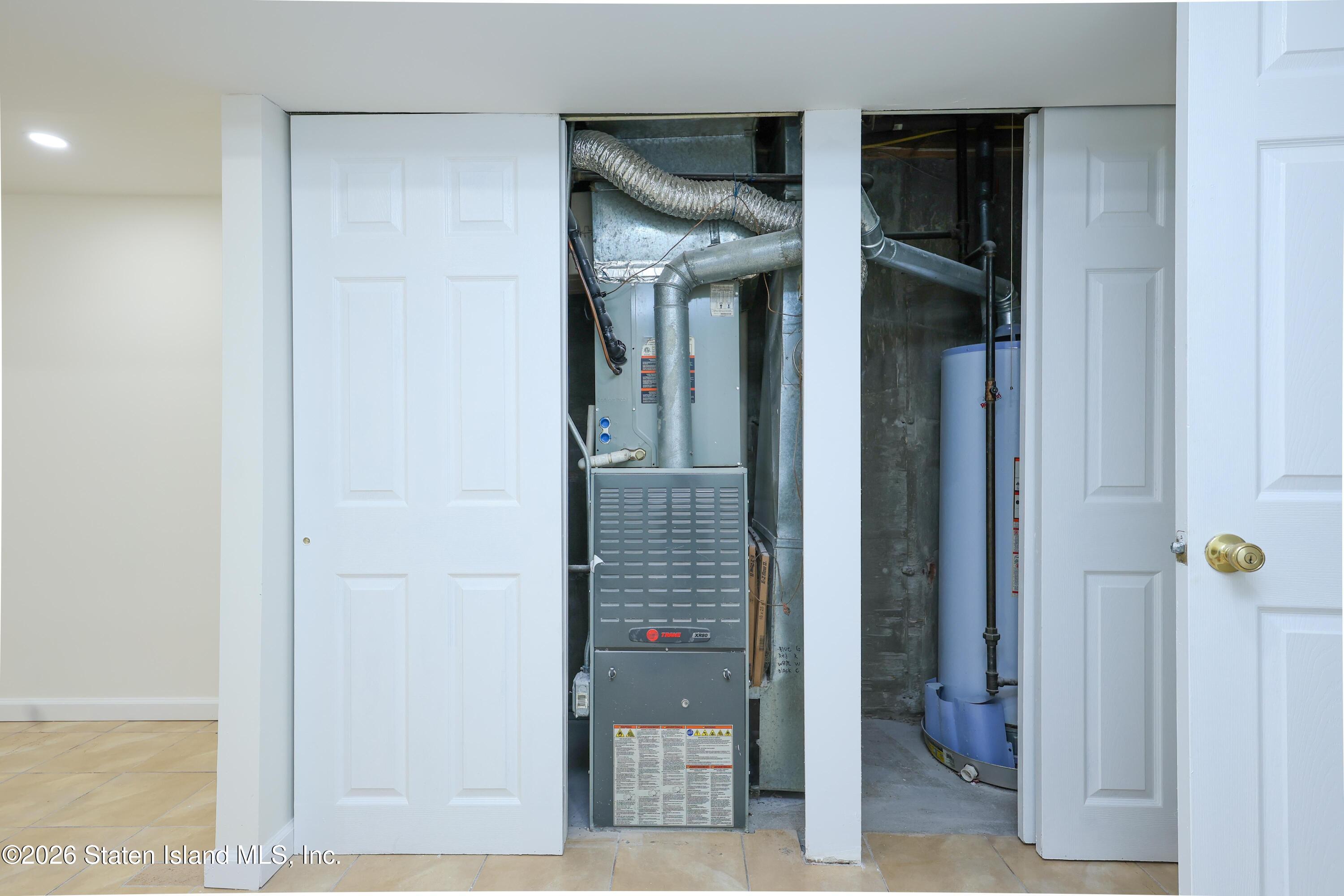 86 Confederation Place Staten Island, NY 10303 - Photo 24 of 29 IMG_9258