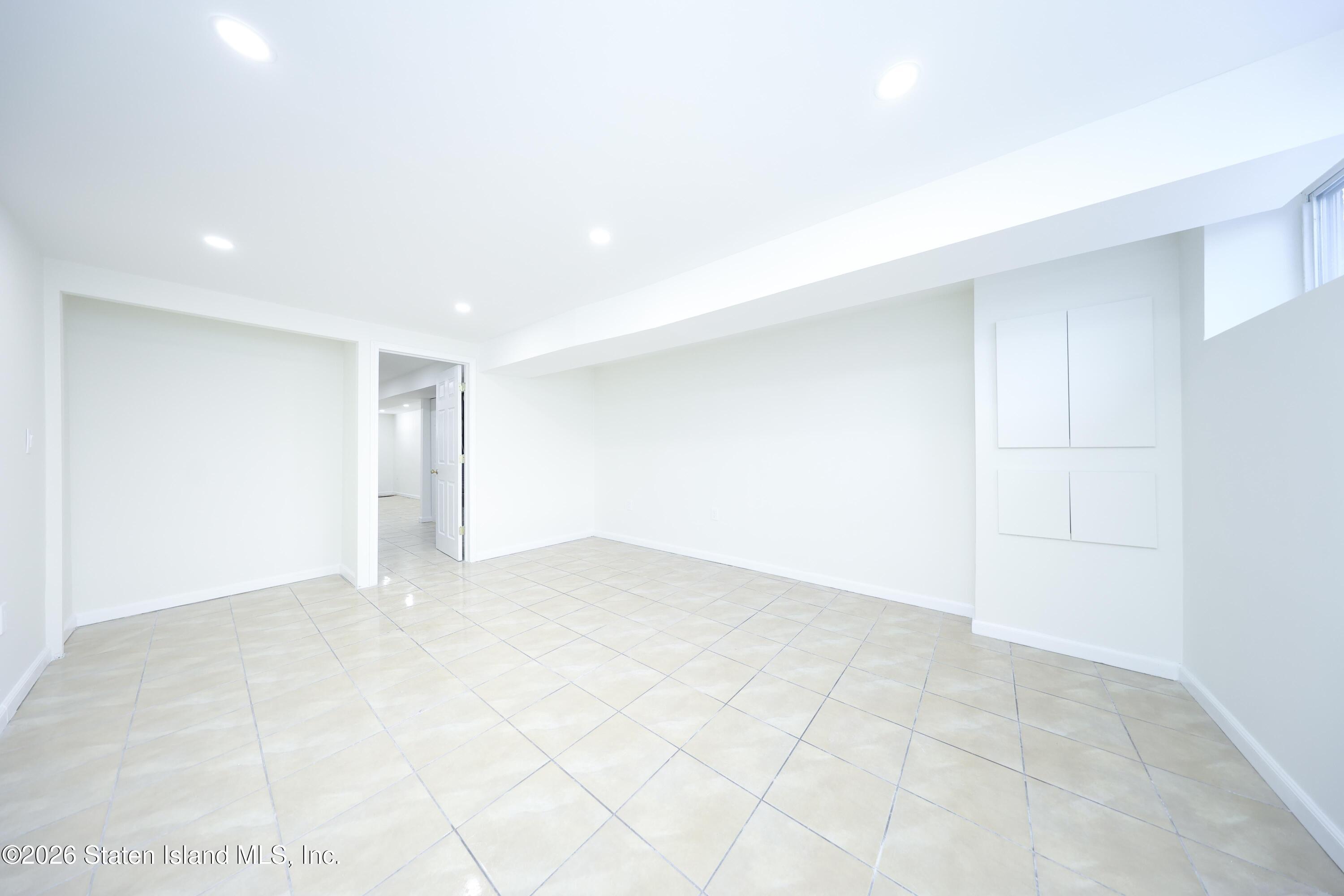 86 Confederation Place Staten Island, NY 10303 - Photo 27 of 29 IMG_9264