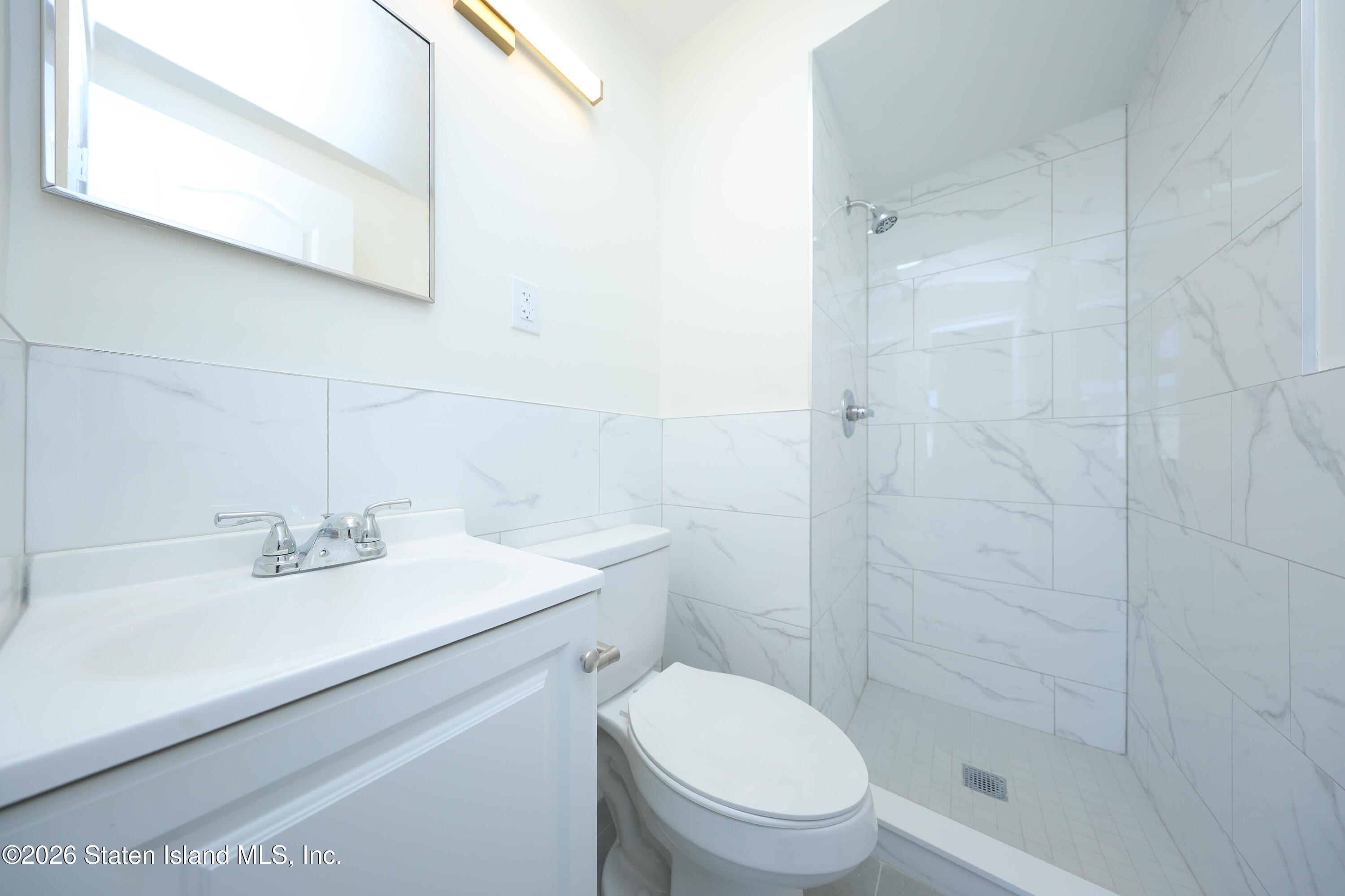 86 Confederation Place Staten Island, NY 10303 - Photo 28 of 29 IMG_9228