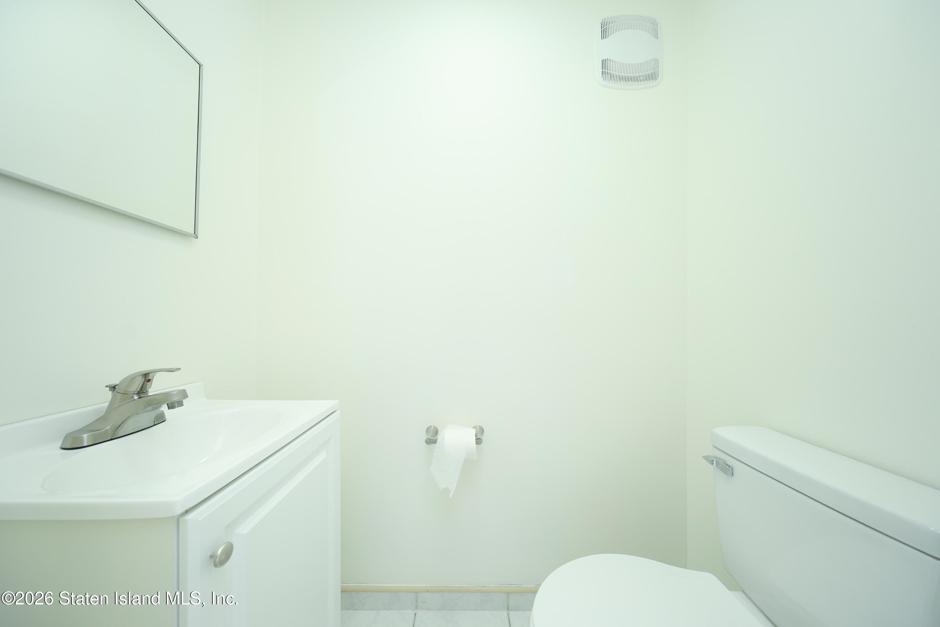 86 Confederation Place Staten Island, NY 10303 - Photo 29 of 29 IMG_9218