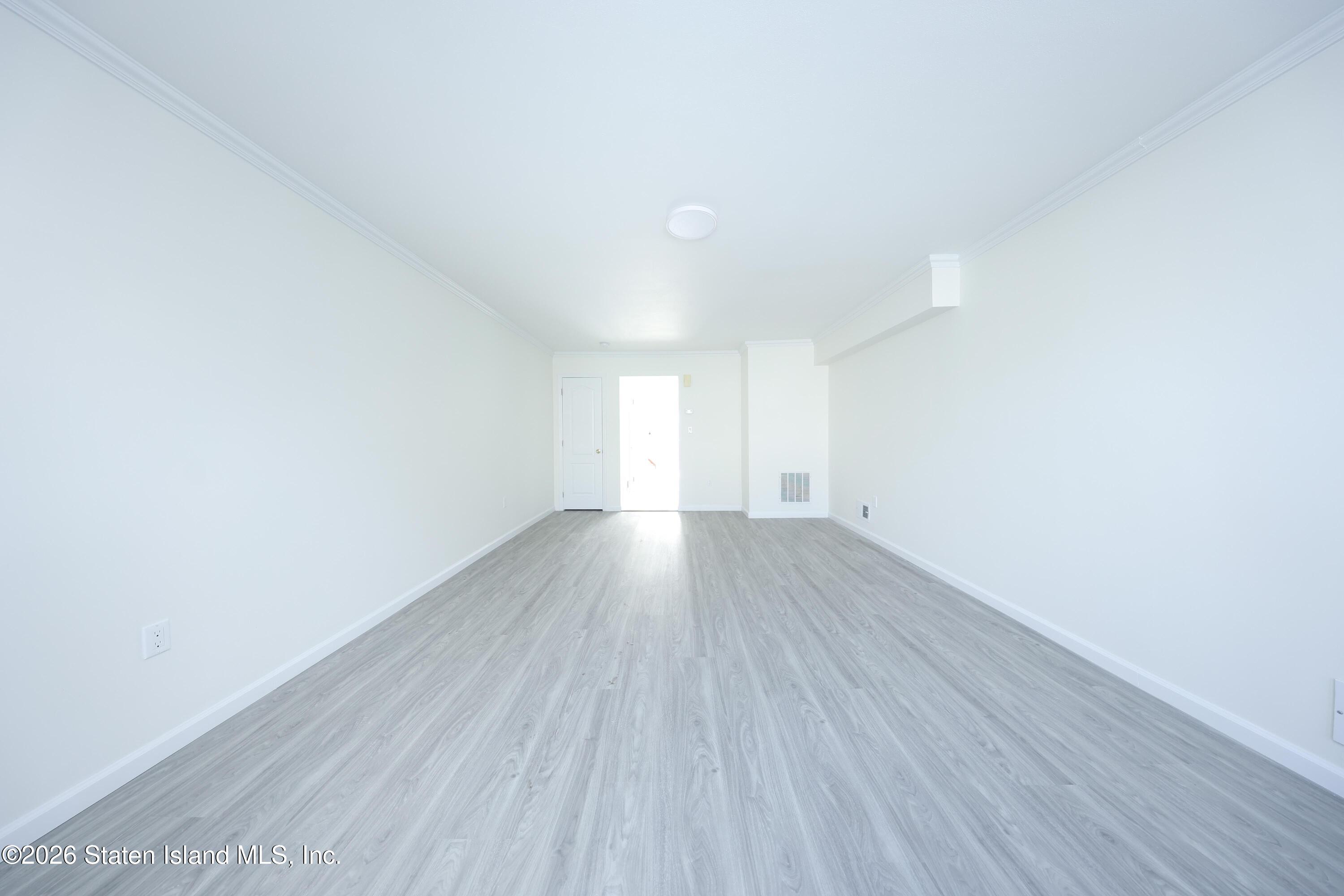 86 Confederation Place Staten Island, NY 10303 - Photo 9 of 29 IMG_9193