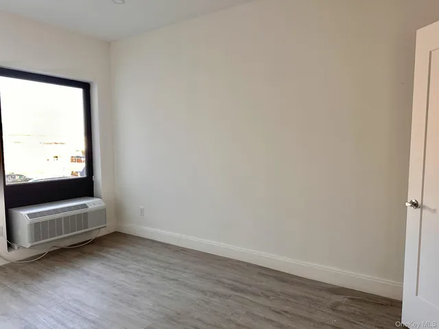 $3,095 | 362 West Merrick Road, Unit 206, Valley Stream, NY 11580