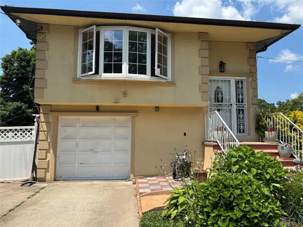 $3,800 | 2 Musette Place, Amityville, NY 11701