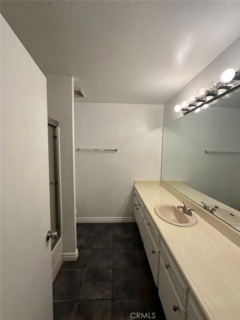 29 Town And Country Road Pomona, CA 91766 - Photo 21 of 24