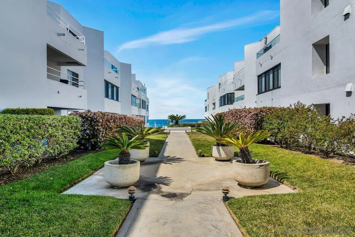 100 Coast Boulevard, Unit 304 La Jolla, CA 92037 - Photo 30 of 36 a view of a garden with plants