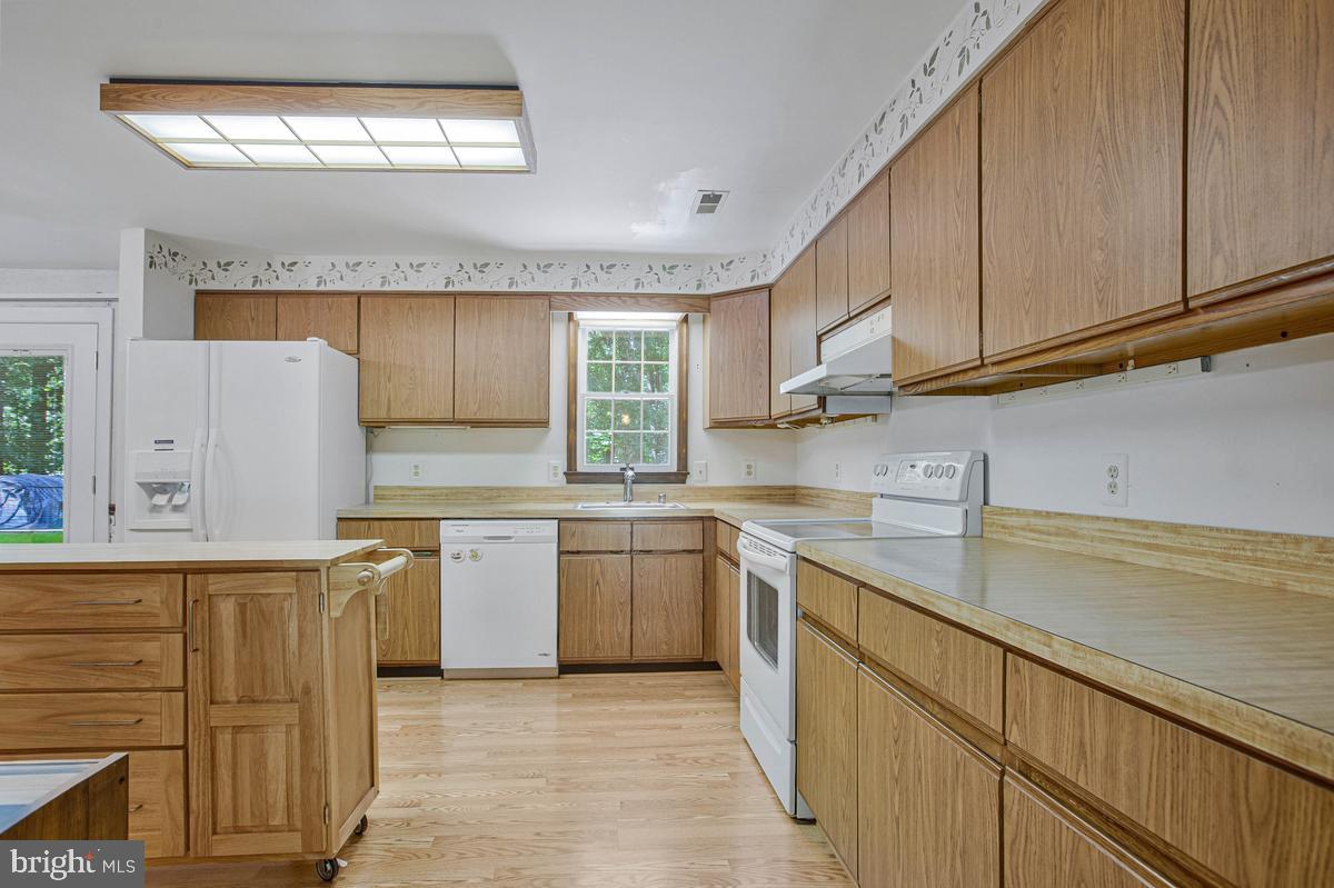 6524 Wilson Road Friendship, MD 20758 - Photo 10 of 48