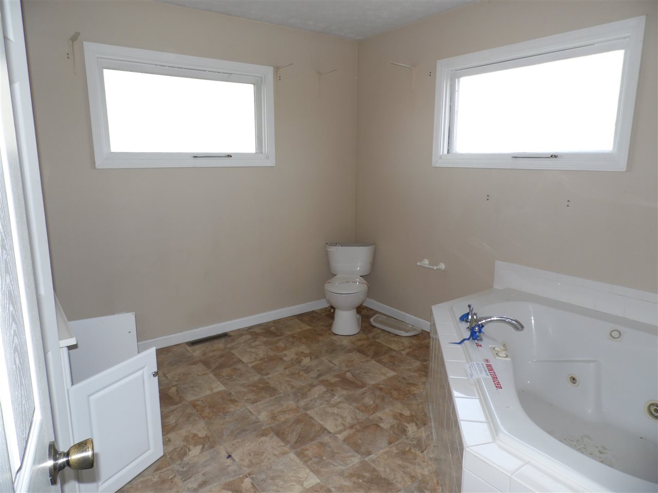 810 Woodville Road Mitchell, IN 47446 - Photo 11 of 13 Gallery Image 11