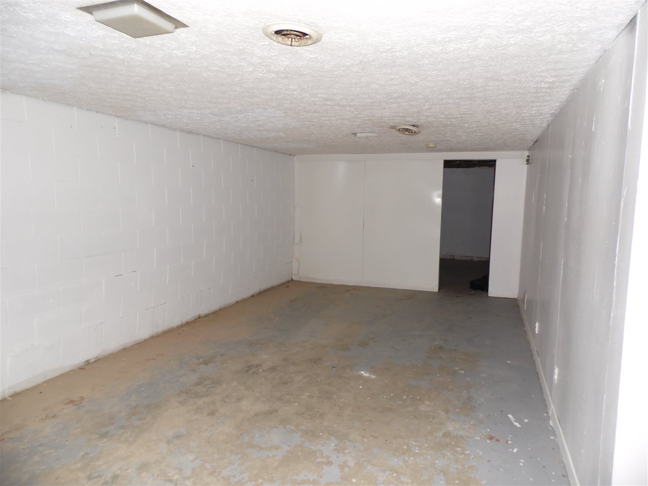 810 Woodville Road Mitchell, IN 47446 - Photo 12 of 13 Gallery Image 12