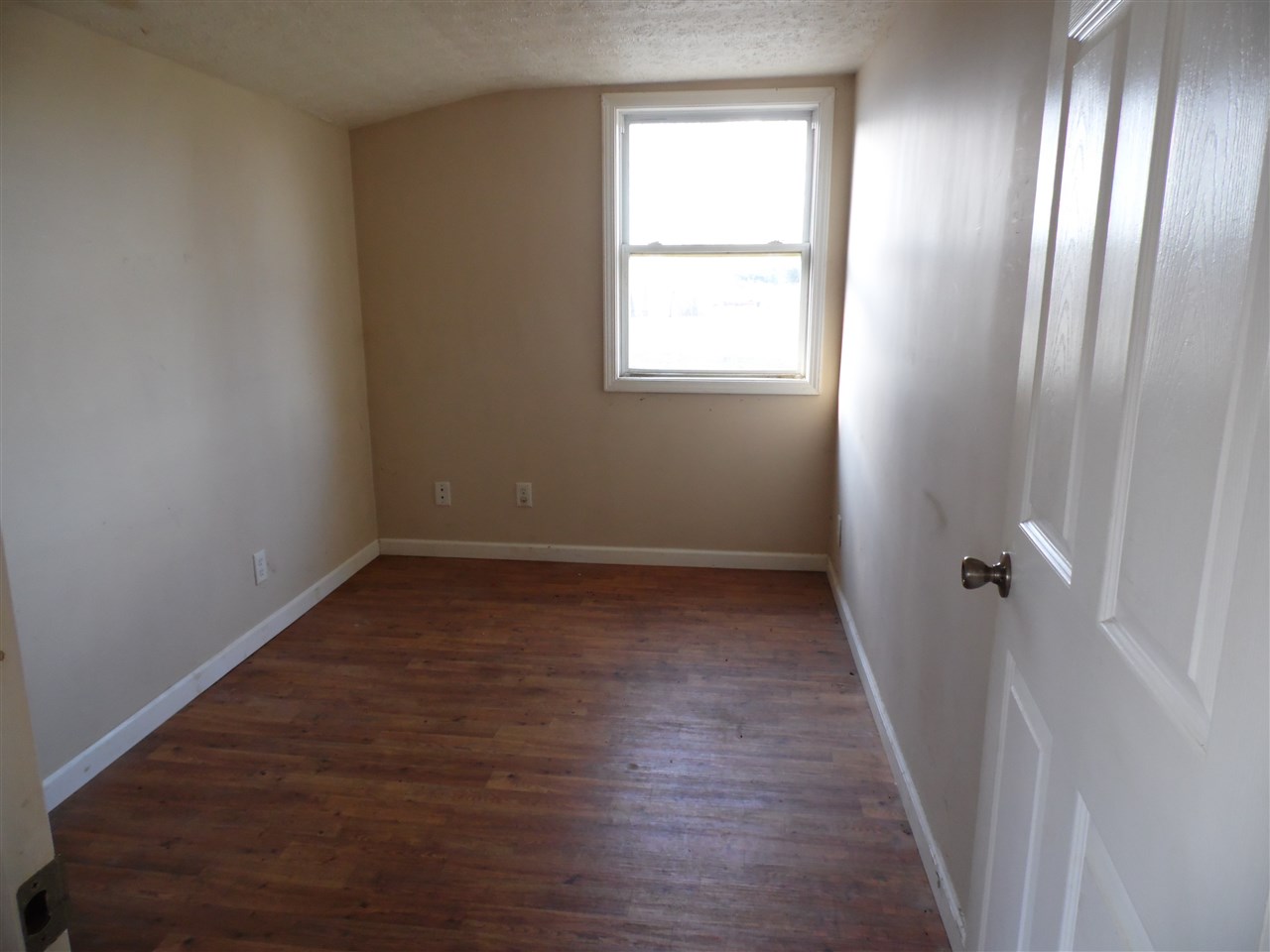 810 Woodville Road Mitchell, IN 47446 - Photo 4 of 13 Gallery Image 4