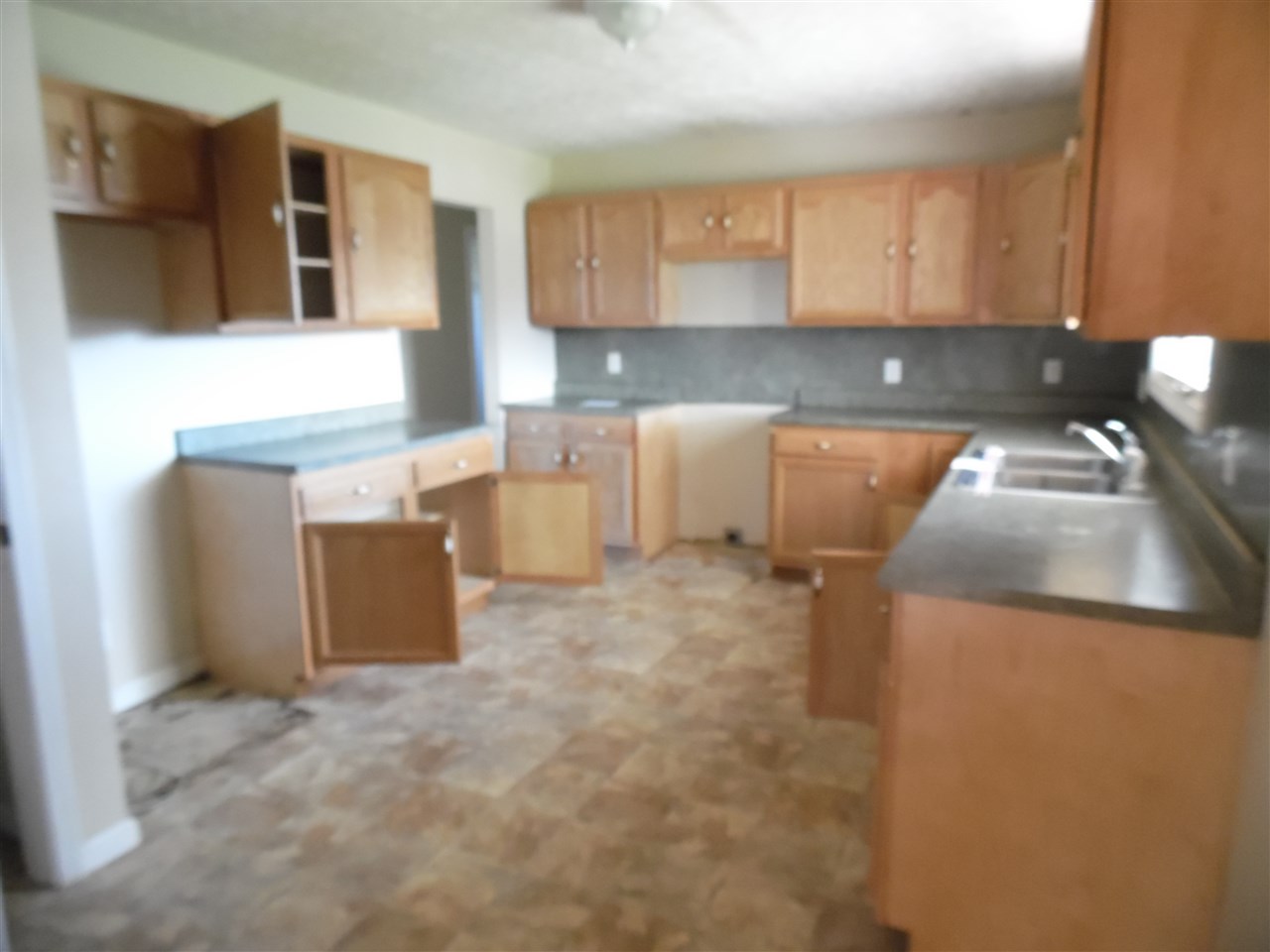 810 Woodville Road Mitchell, IN 47446 - Photo 7 of 13 Gallery Image 7