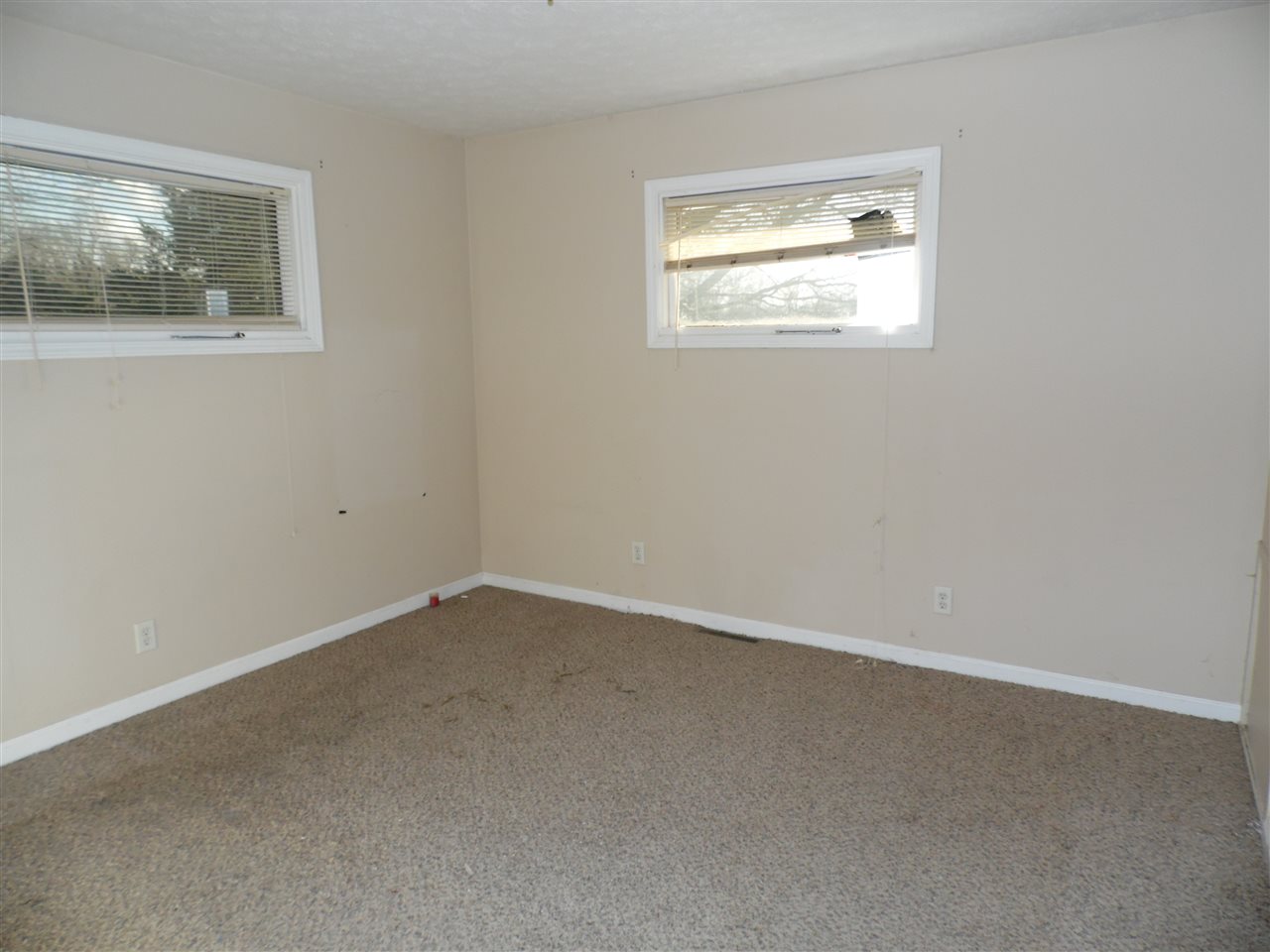 810 Woodville Road Mitchell, IN 47446 - Photo 10 of 13 Gallery Image 10