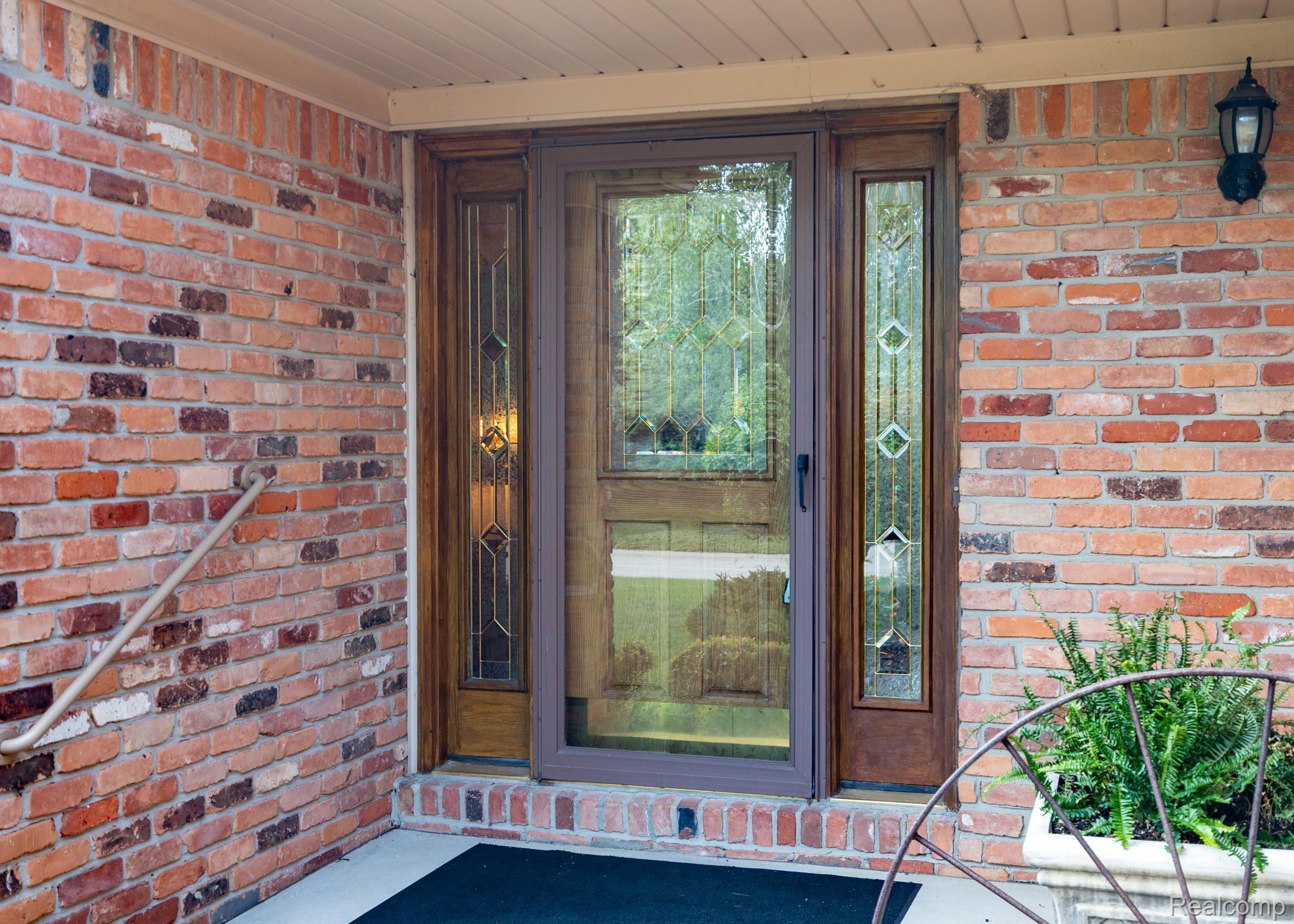 1415 Royal Crescent Street Rochester, MI 48306 - Photo 3 of 28 Welcome!