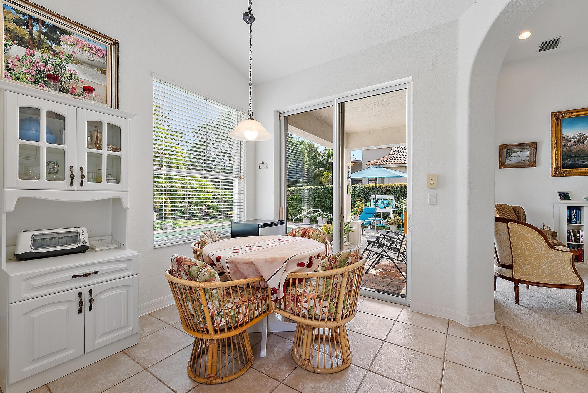 6784 Southeast Twin Oaks Circle Stuart, FL 34997 - Photo 11 of 35 6784 SE Twin Oaks Cir-10