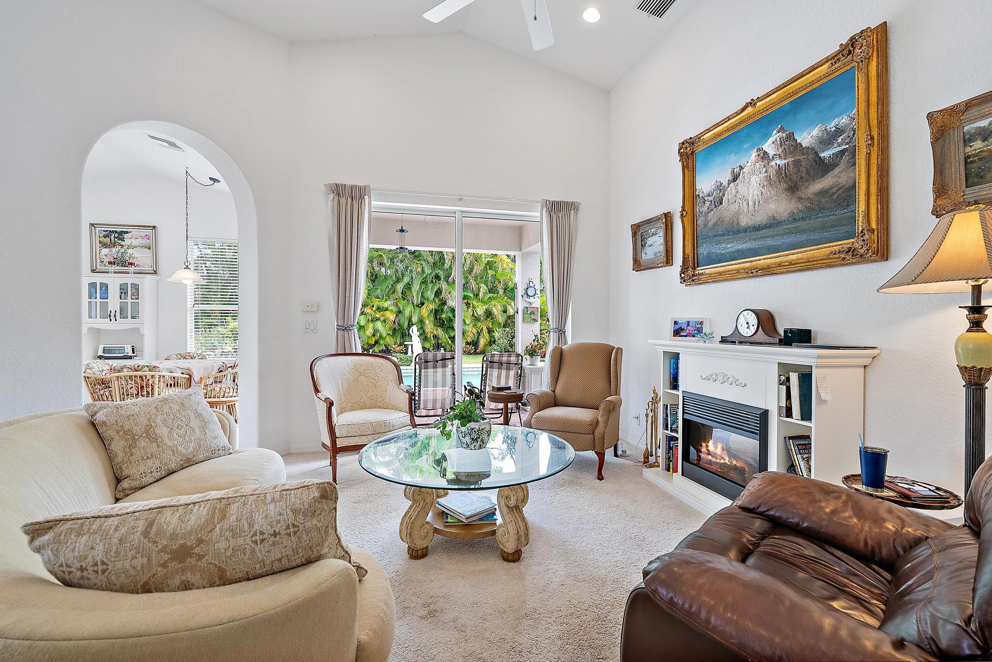 6784 Southeast Twin Oaks Circle Stuart, FL 34997 - Photo 16 of 35 6784 SE Twin Oaks Cir-6