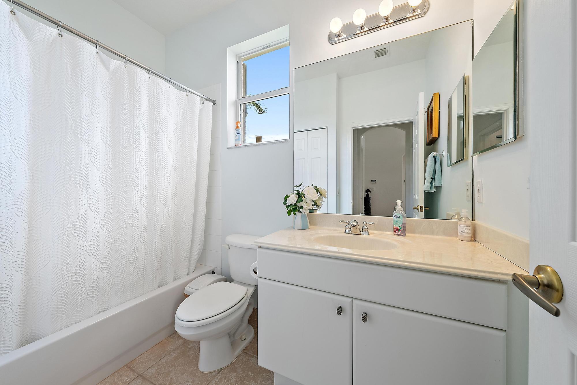 6784 Southeast Twin Oaks Circle Stuart, FL 34997 - Photo 18 of 35 6784 SE Twin Oaks Cir-4