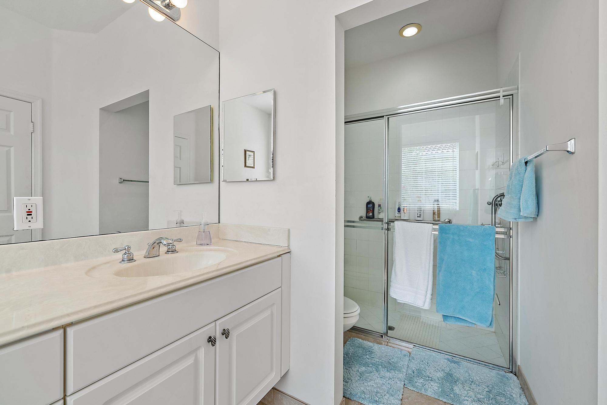 6784 Southeast Twin Oaks Circle Stuart, FL 34997 - Photo 19 of 35 6784 SE Twin Oaks Cir-16