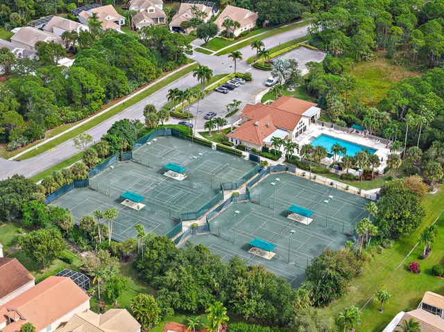 $549,000 | 6784 Southeast Twin Oaks Circle, Stuart, FL 34997