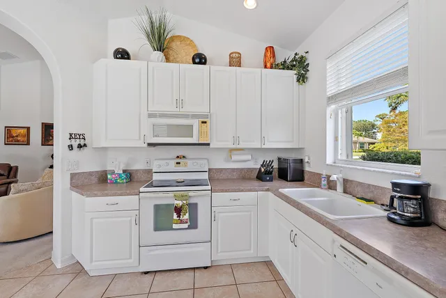 $549,000 | 6784 Southeast Twin Oaks Circle, Stuart, FL 34997