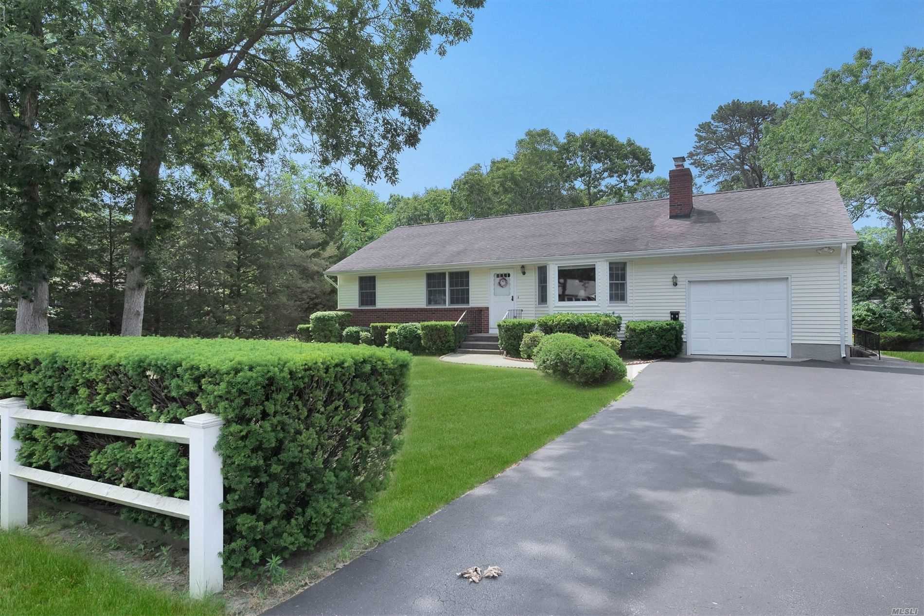 42 Lynncliff Road Hampton Bays, NY 11946 - Photo 1 of 1 Gallery Image 1