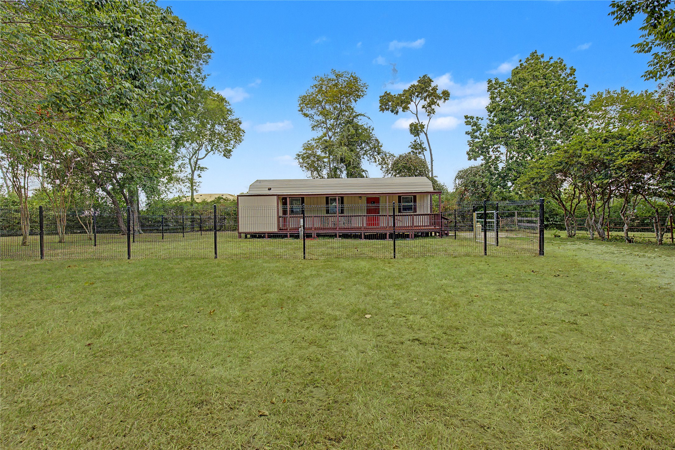 12039 Anderson Road Willis, TX 77318 - Photo 3 of 29 Gallery Image 3