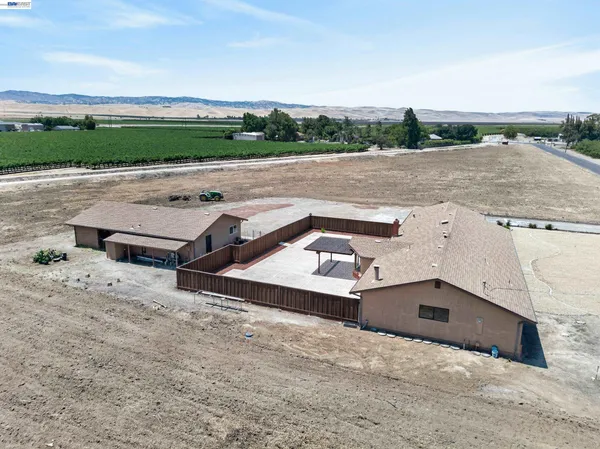 $1,895,000 | 4260 West Kenner Road, Tracy, CA 95304