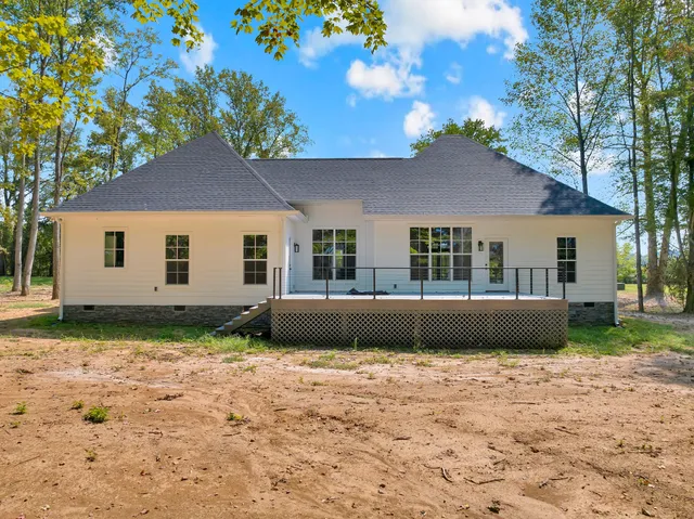 $694,000 | 511 Woods Lake Road, Decherd, TN 37324