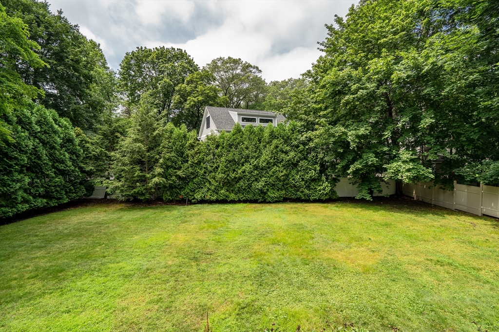 829 Chestnut Street Newton, MA 02468 - Photo 33 of 36
