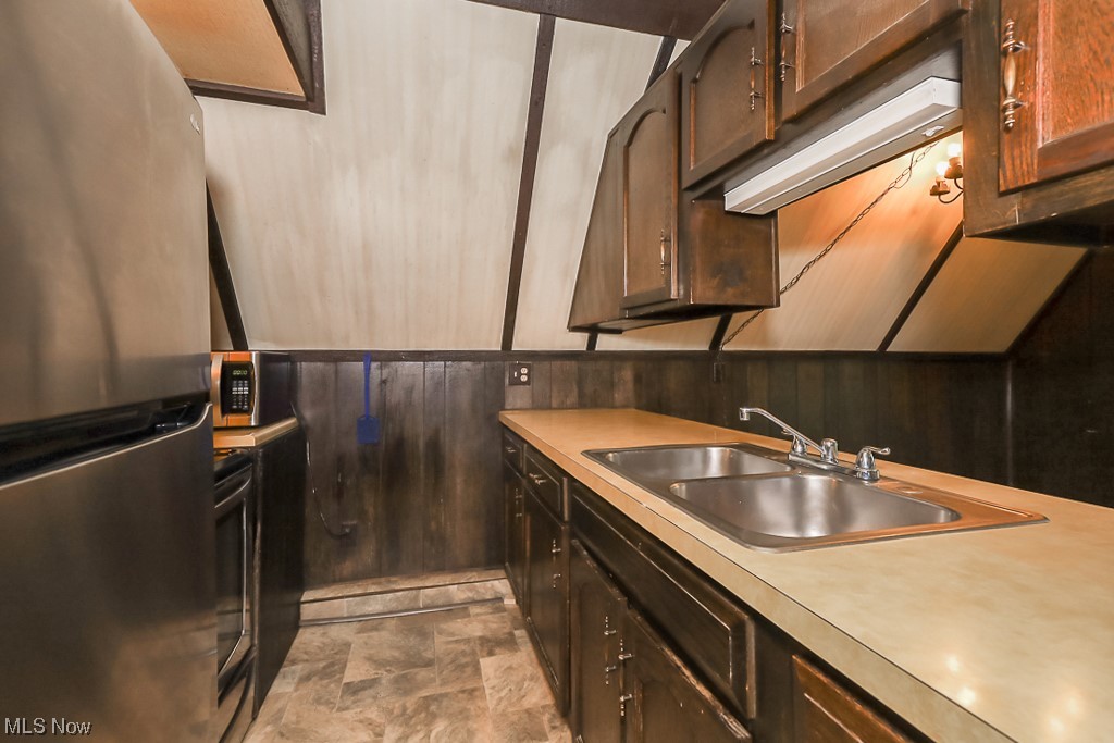 9920 Reed Road Grafton, OH 44044 - Photo 10 of 28 Kitchen area