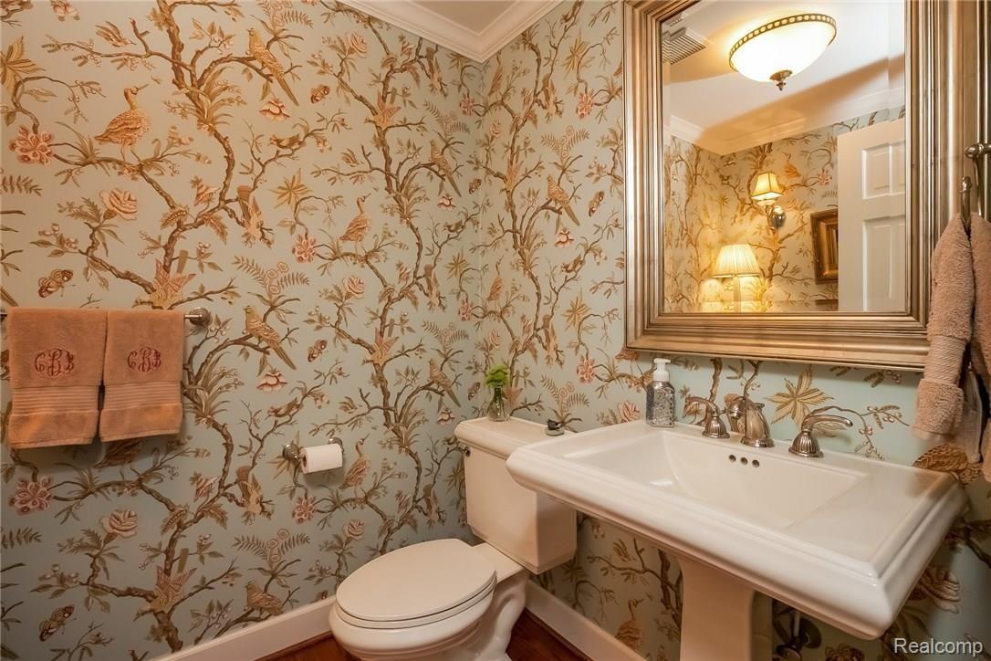 1461 Mill Race Road Rochester, MI 48306 - Photo 43 of 72 043-Powder_Room-2802446-medium.jpg