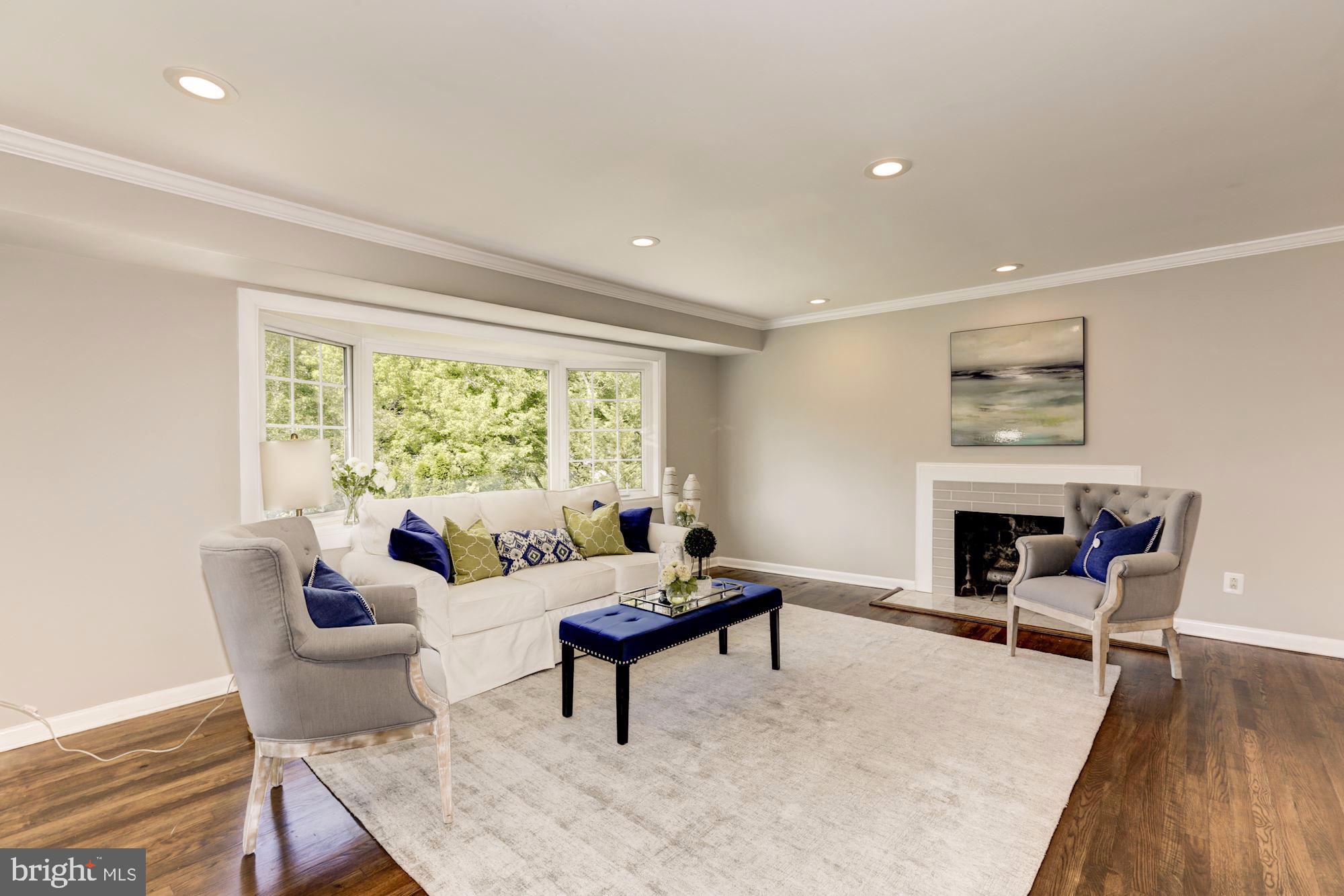 6527 Old Chesterbrook Road McLean, VA 22101 - Photo 7 of 34 Large triple bay window