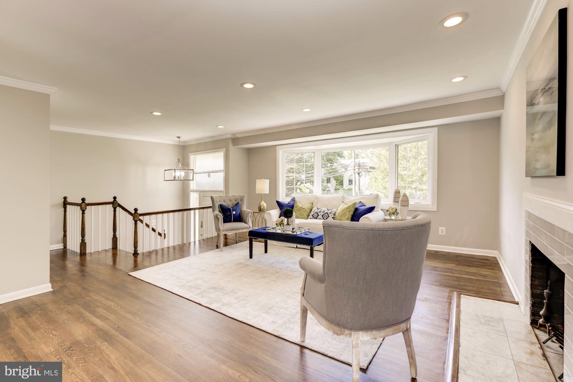 6527 Old Chesterbrook Road McLean, VA 22101 - Photo 8 of 34 Custom designer paint throughout