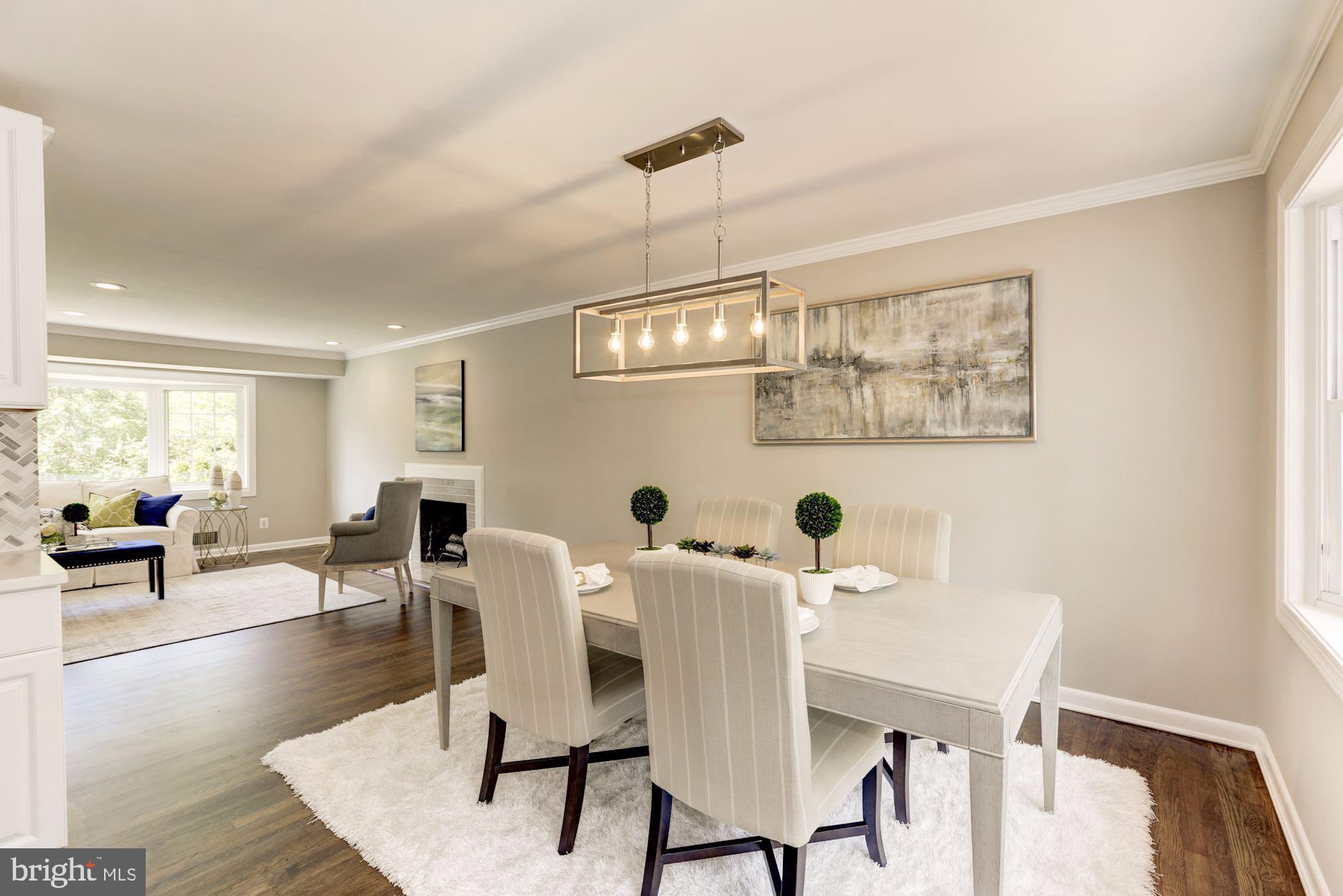 6527 Old Chesterbrook Road McLean, VA 22101 - Photo 9 of 34 Dining Room with New Chandelier