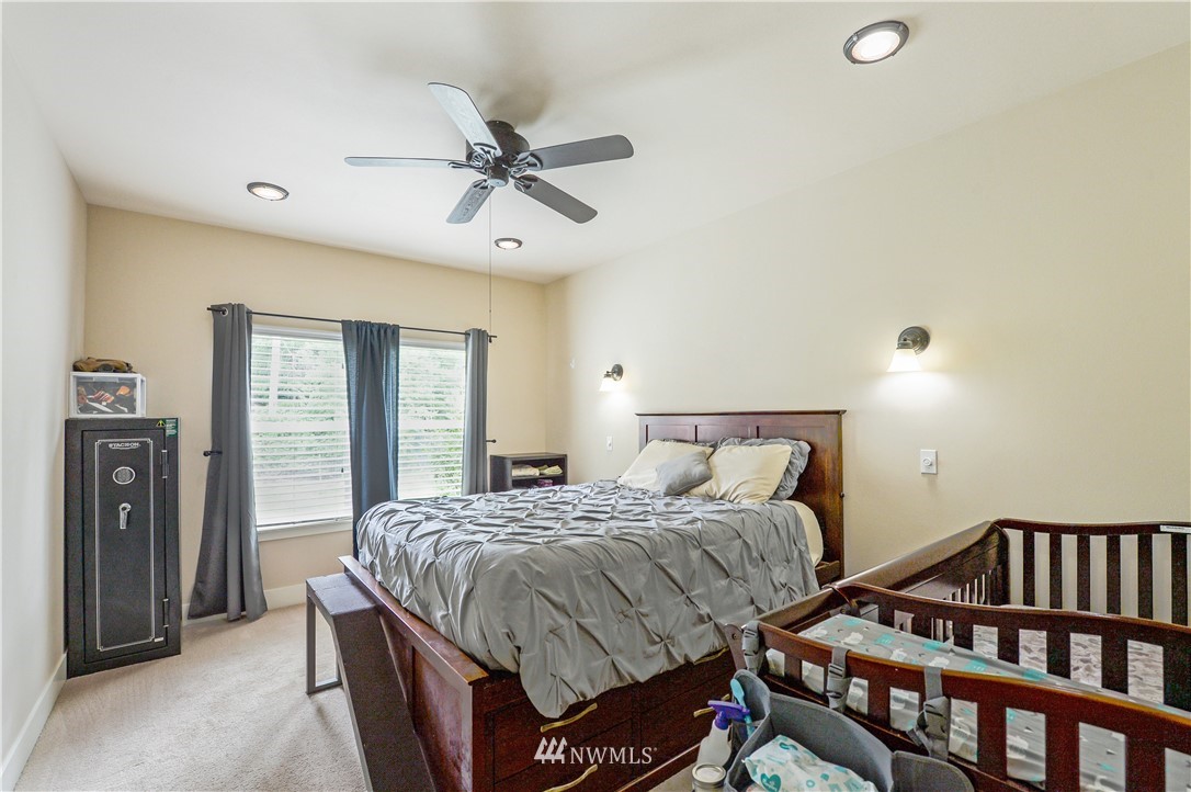 4301 Harris Road Southeast Port Orchard, WA 98366 - Photo 13 of 28 Gallery Image 13
