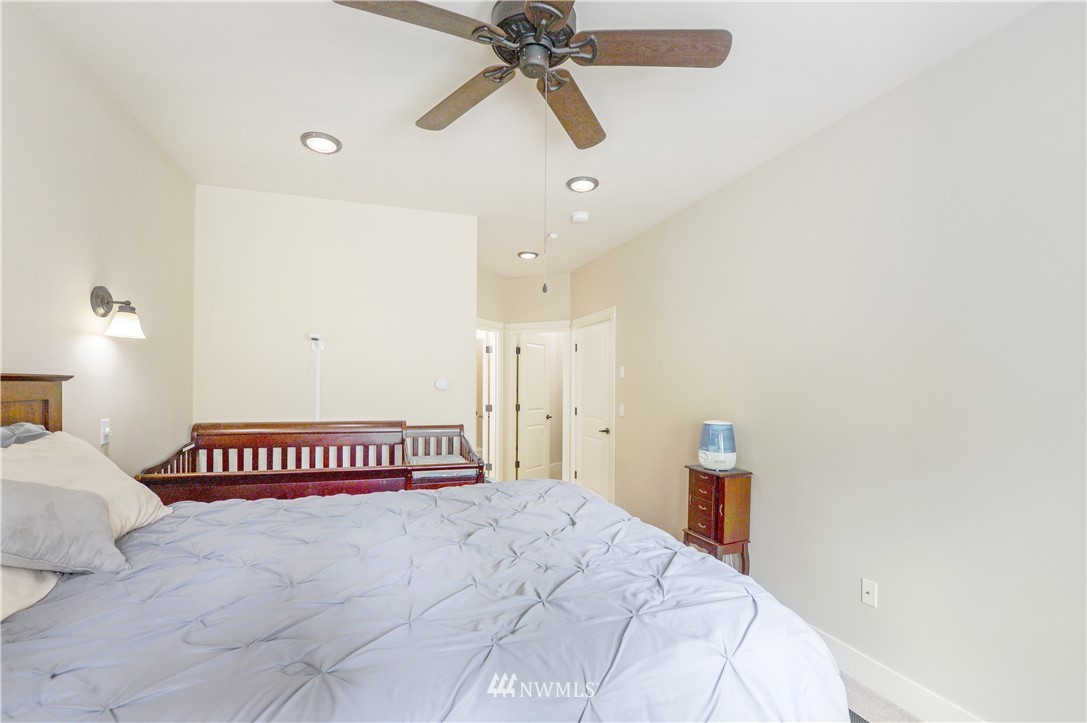 4301 Harris Road Southeast Port Orchard, WA 98366 - Photo 14 of 28 Gallery Image 14