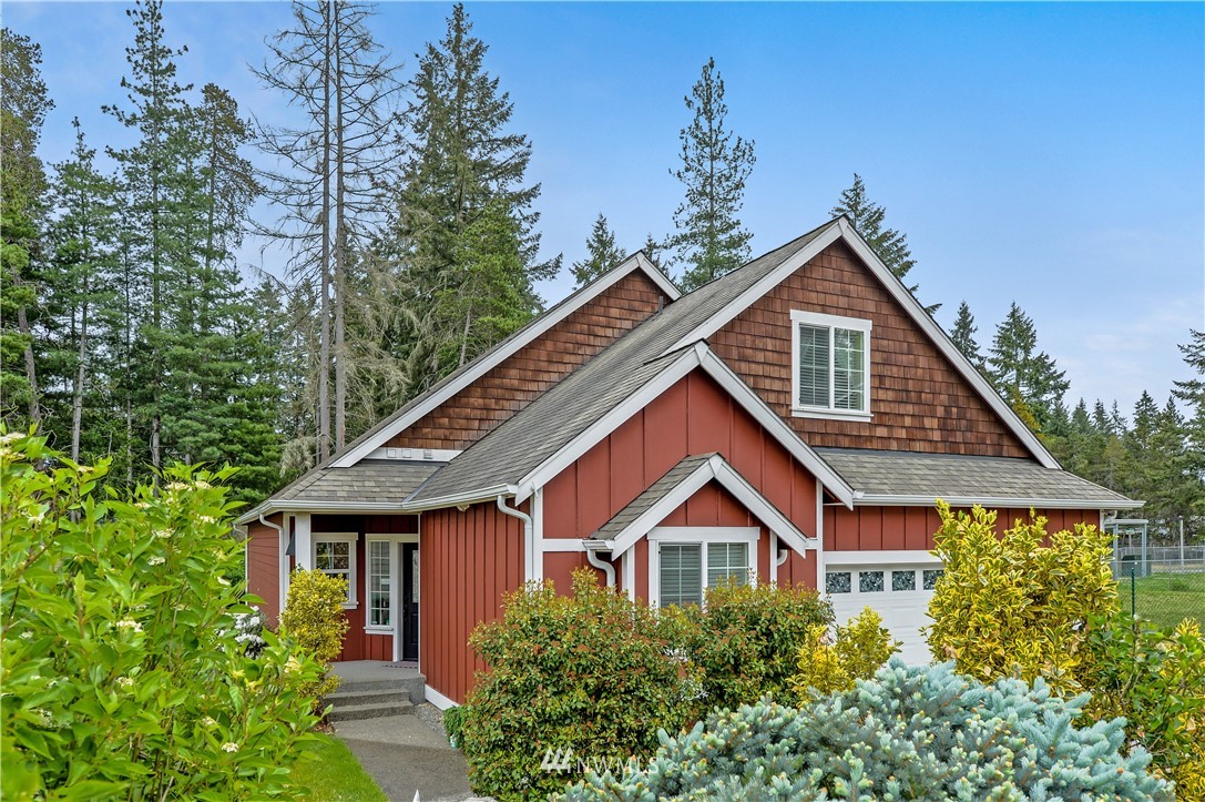 4301 Harris Road Southeast Port Orchard, WA 98366 - Photo 3 of 28 Gallery Image 3