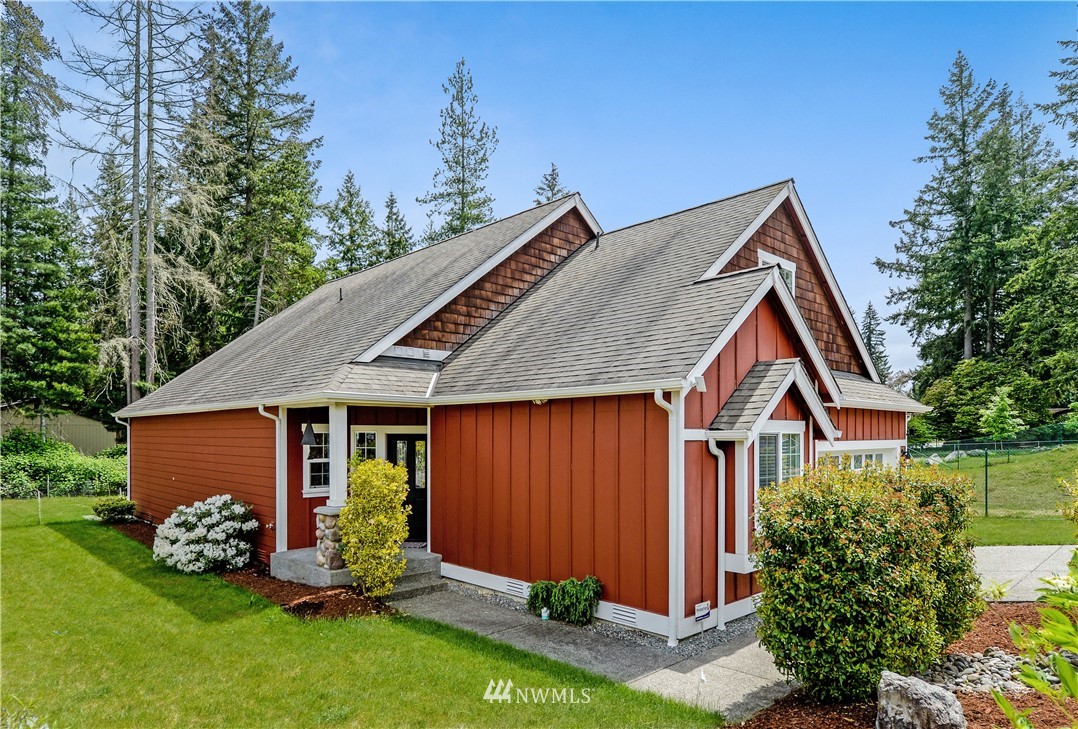 4301 Harris Road Southeast Port Orchard, WA 98366 - Photo 4 of 28 Gallery Image 4