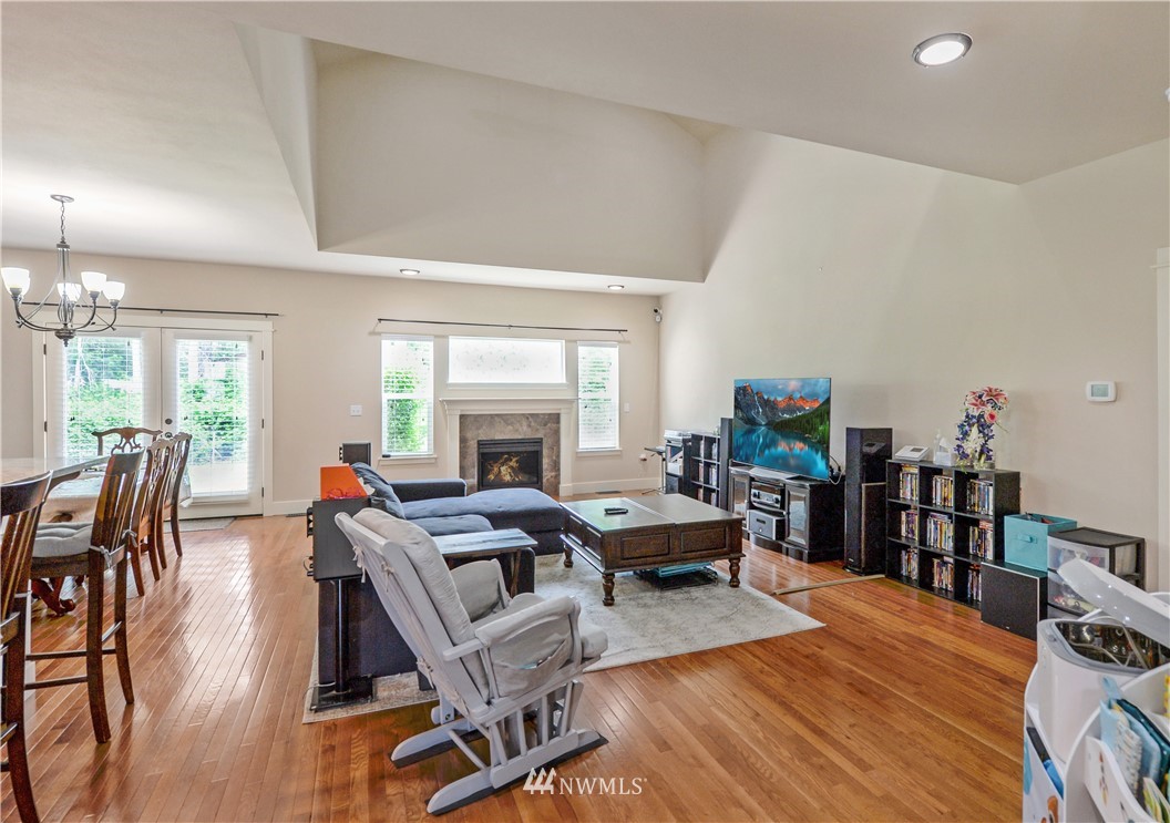 4301 Harris Road Southeast Port Orchard, WA 98366 - Photo 5 of 28 Gallery Image 5