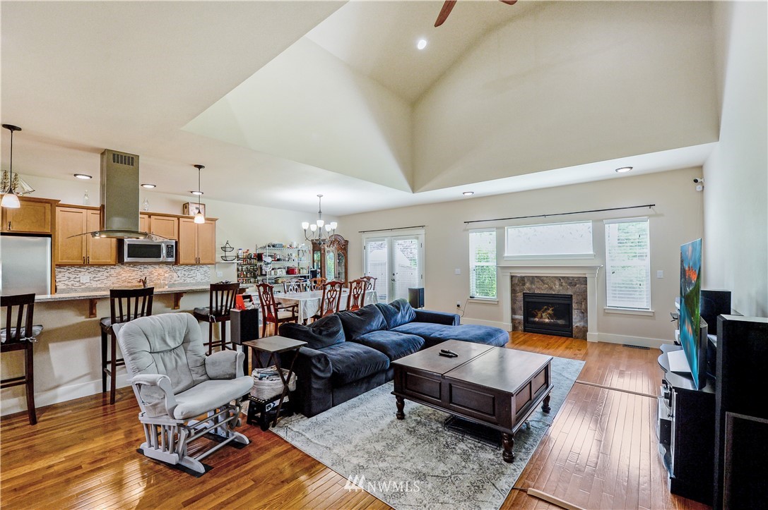 4301 Harris Road Southeast Port Orchard, WA 98366 - Photo 6 of 28 Gallery Image 6