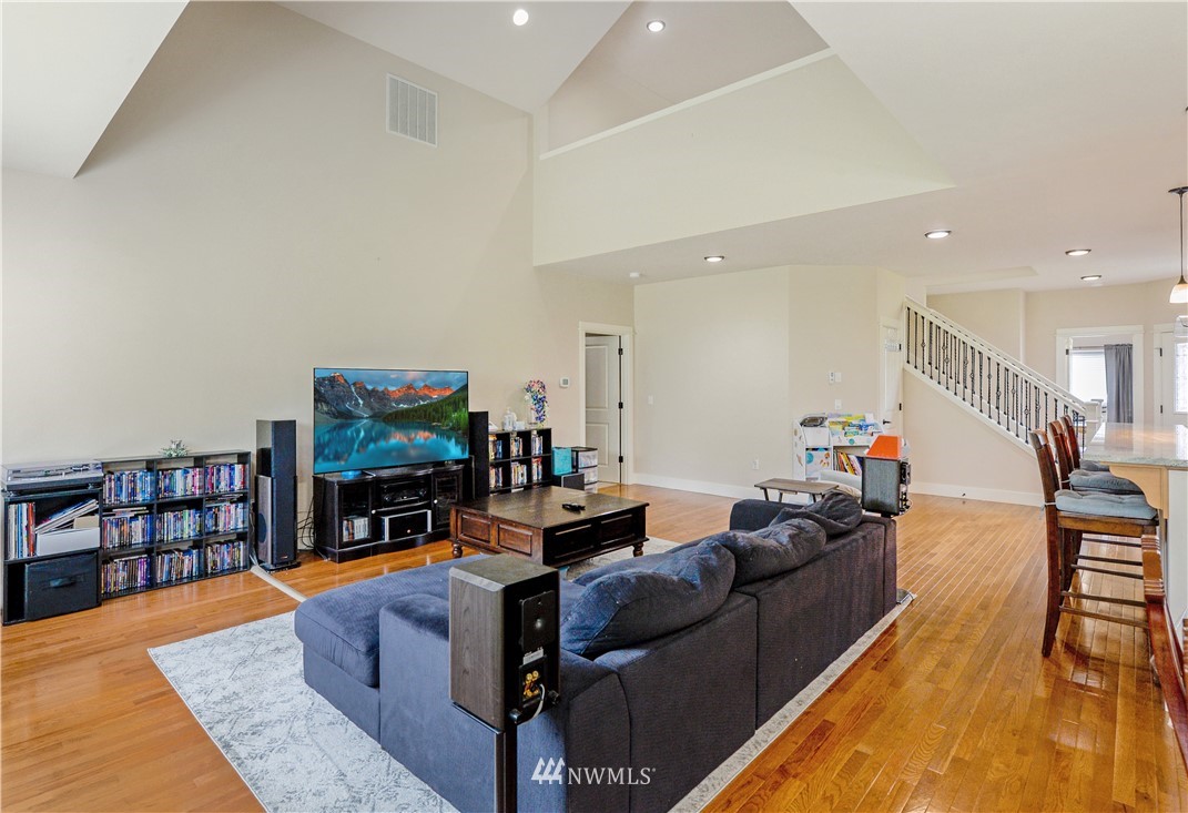 4301 Harris Road Southeast Port Orchard, WA 98366 - Photo 7 of 28 Gallery Image 7