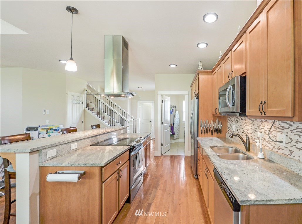 4301 Harris Road Southeast Port Orchard, WA 98366 - Photo 8 of 28 Gallery Image 8