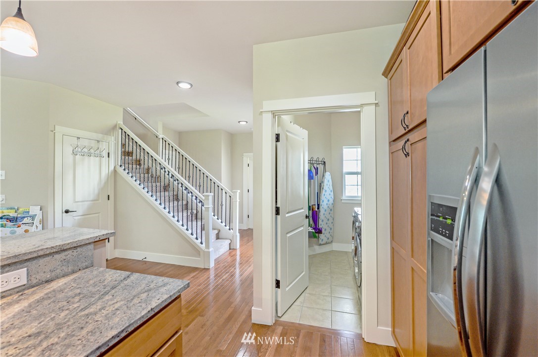 4301 Harris Road Southeast Port Orchard, WA 98366 - Photo 9 of 28 Gallery Image 9