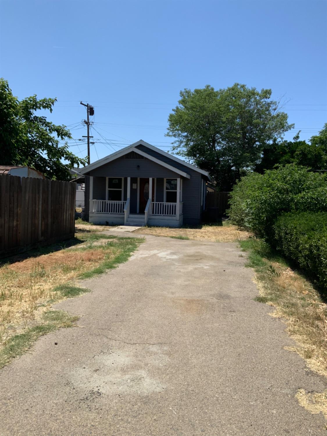 1059 South Klein Avenue Reedley, CA 93654 - Photo 2 of 14 Gallery Image 2