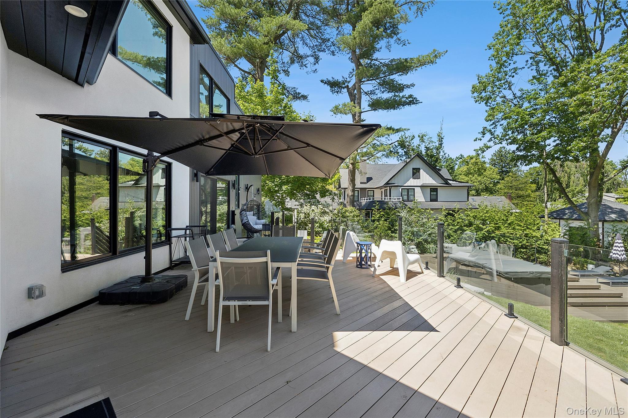 112 Huntington Road Port Washington, NY 11050 - Photo 21 of 25