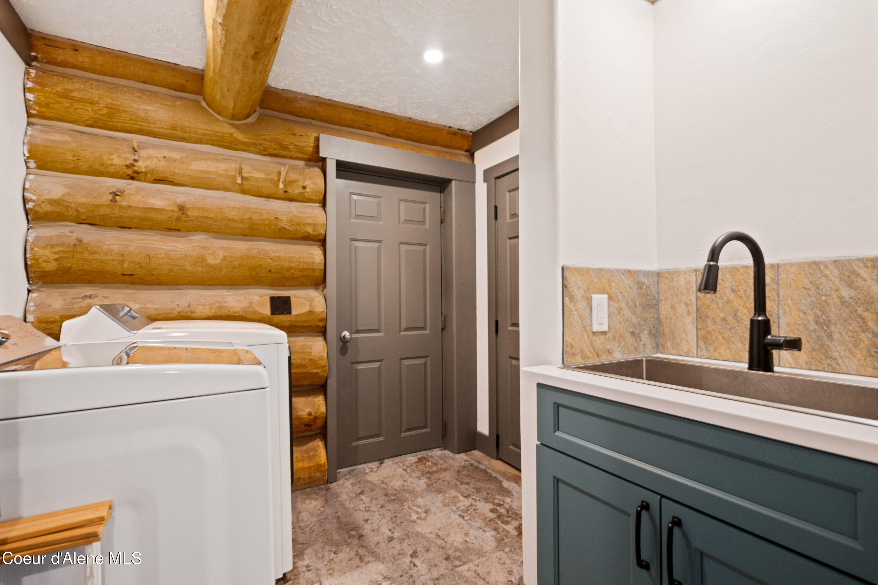 263 Birdpoint Road Bonners Ferry, ID 83805 - Photo 20 of 52 Laundry Sink