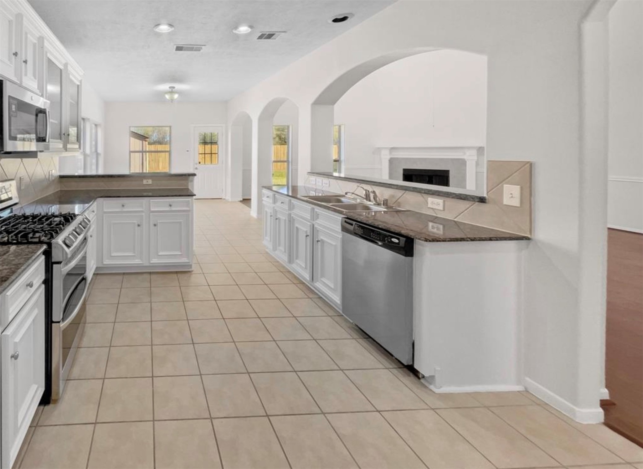 622 Manchester Trail Drive Spring, TX 77373 - Photo 5 of 18